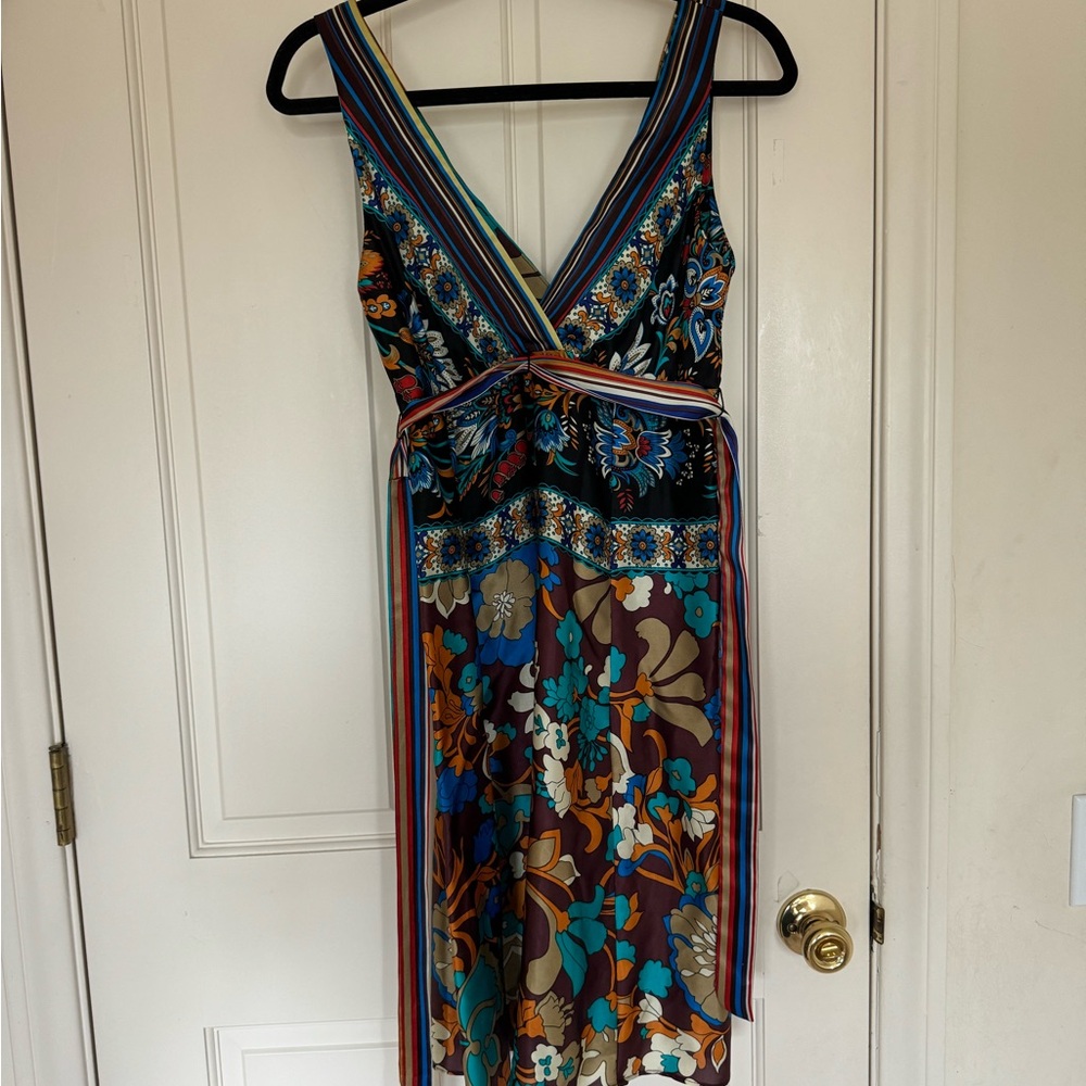 100% silk Single Dress size S only worn once